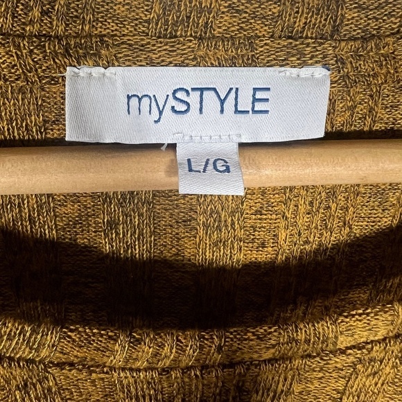 My style size Large knit sweater - Picture 4 of 4